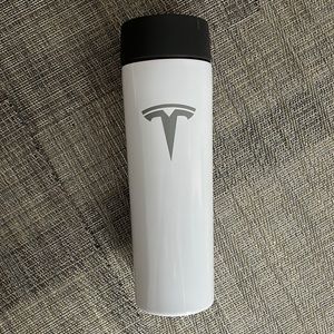 NWT TESLA travel mug / tumbler